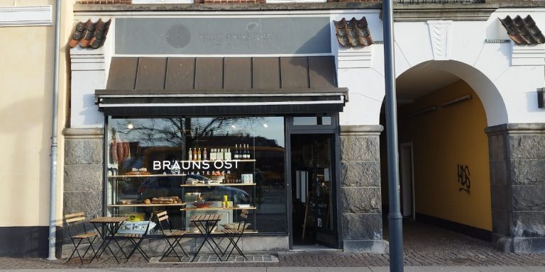 Brauns Ost facade 1 768x384