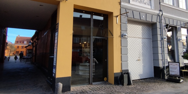 Frisoeren i Brogade facade 768x384
