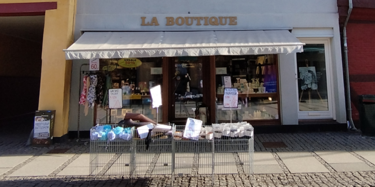La Boutique facade 768x384
