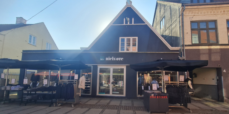 Mr. Niels Ove facade 768x384