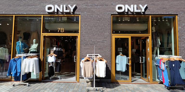 ONLY facade 768x384
