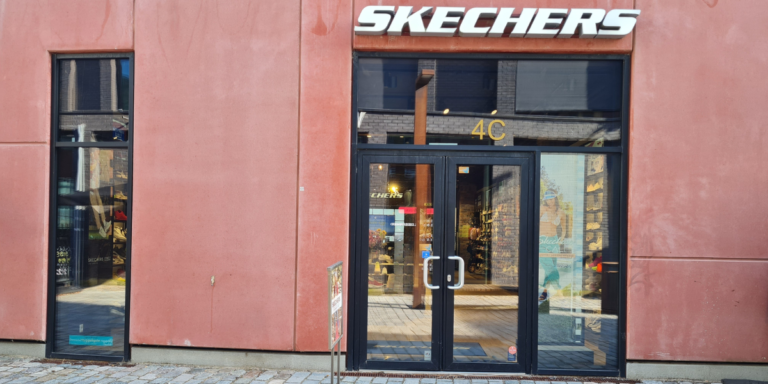Skechers facade 768x384
